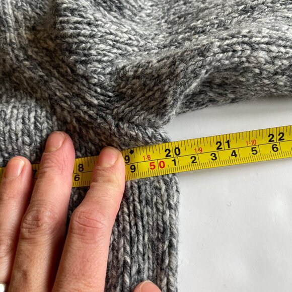 Women’s Tommy Hilfiger Gray Cardigan Sweater size Medium - Picture 7 of 8